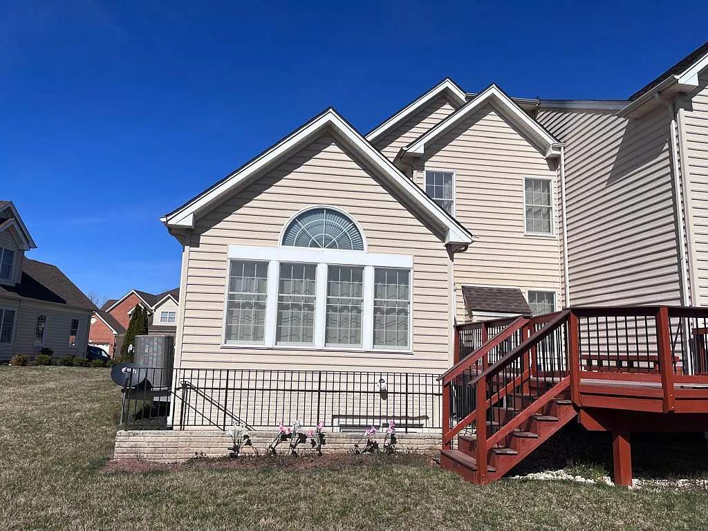 3 bed, 3800 sqft, $3,850 — Photo 4