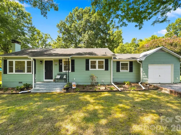 8008 Chapman St, Charlotte, NC 28216