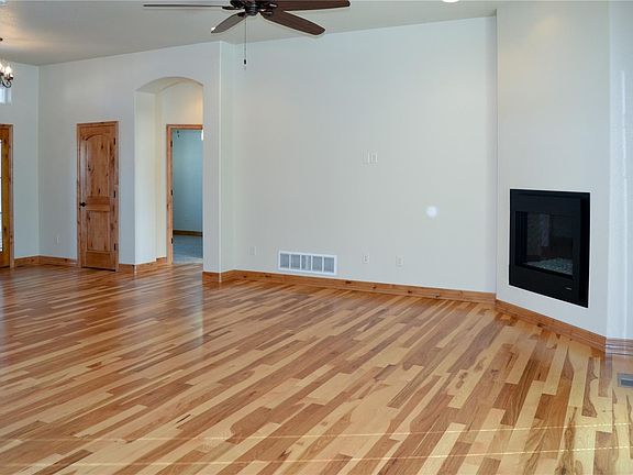 5th image of 16517 Fairbanks North Ct