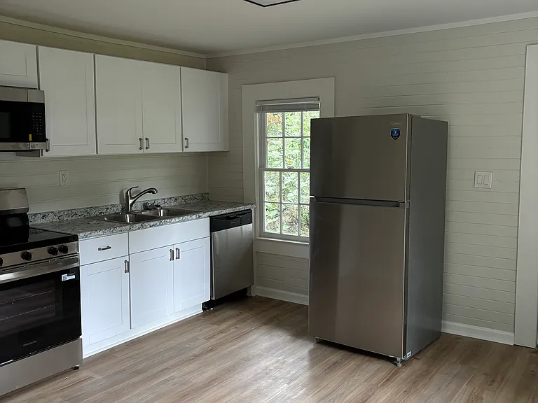 510 Alexander St — Photo 3