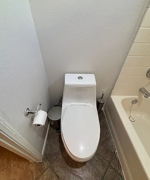896 Cimarron Ln — Photo 3