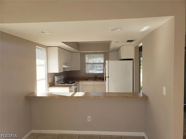 1101 SW 48th Ter — Photo 6