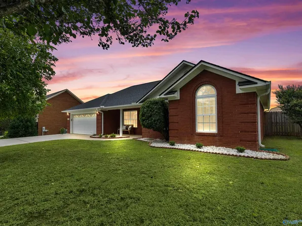 307 Antler Point Dr, New Market, AL 35761