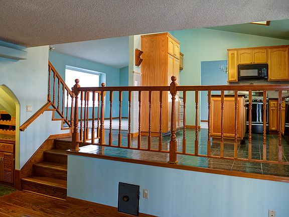 4th image of 39425 Southcliff Way