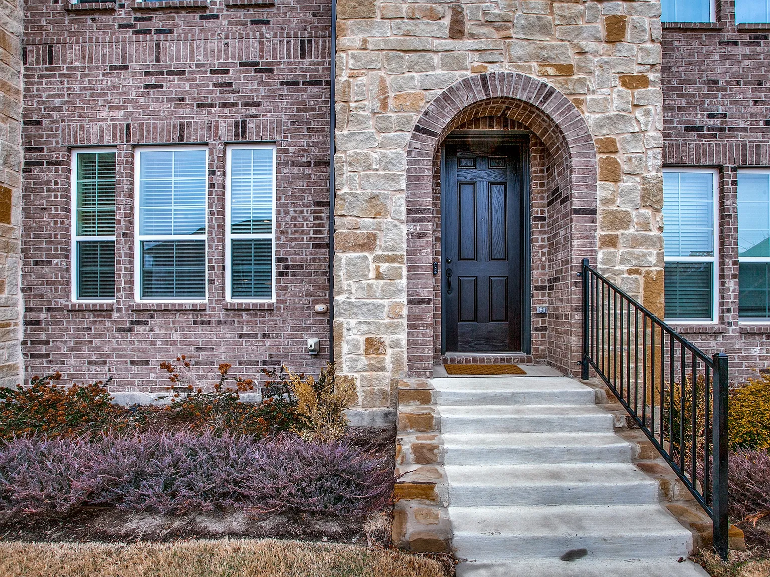 3504 Zellwood Ln — Photo 3