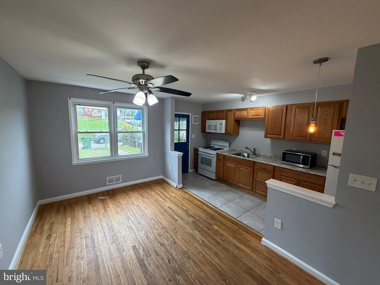 3 bed, 1.5 bath, 1024 sqft, $1,450 — Photo 4