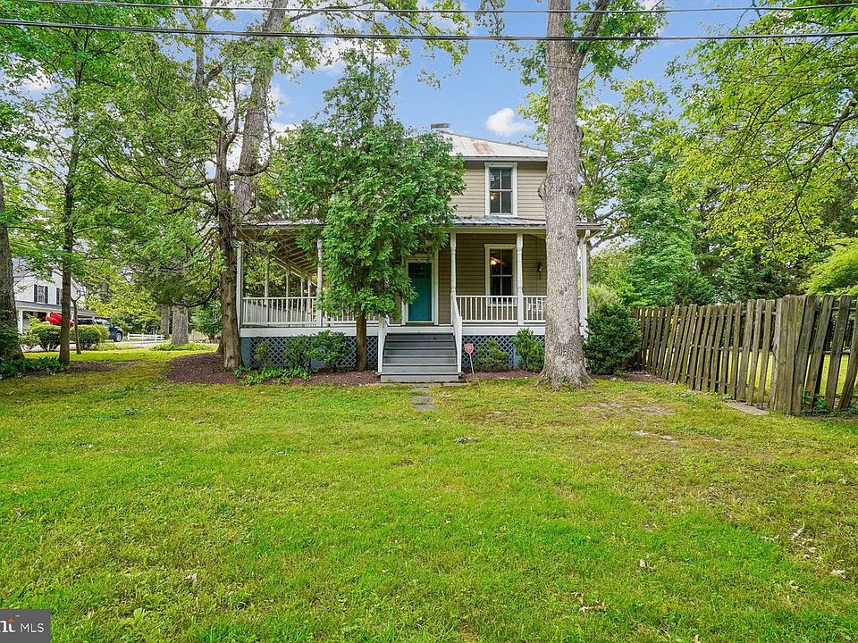 1st image of 16 Maple Ave