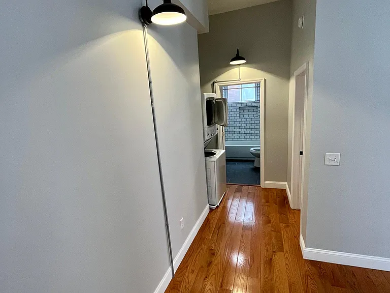 37 Maiden Ln — Photo 7