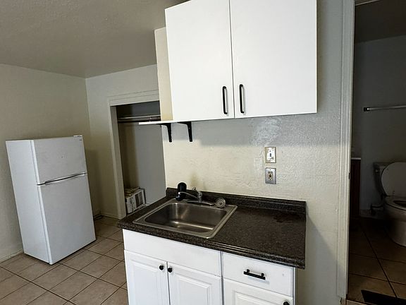 3rd image of 3731 43rd St #B