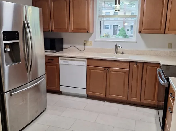 88 Chestnut Hls #88, New Hartford, NY 13413