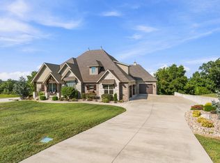395 Sunset Dr, Saddlebrooke, MO 65630