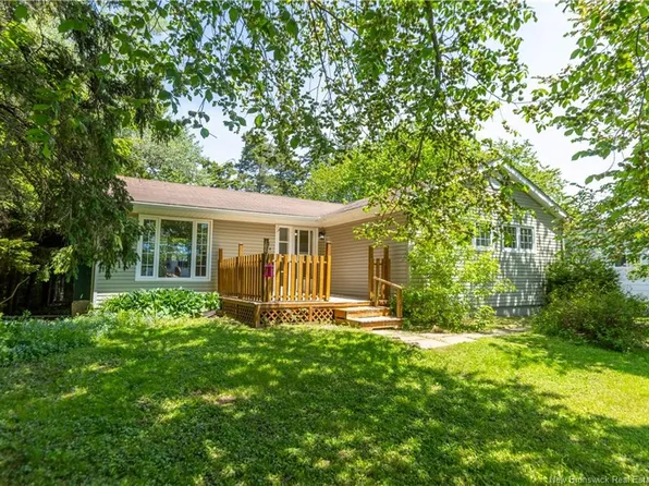 21 Pleasant St, Sackville, NB E4L 4E7
