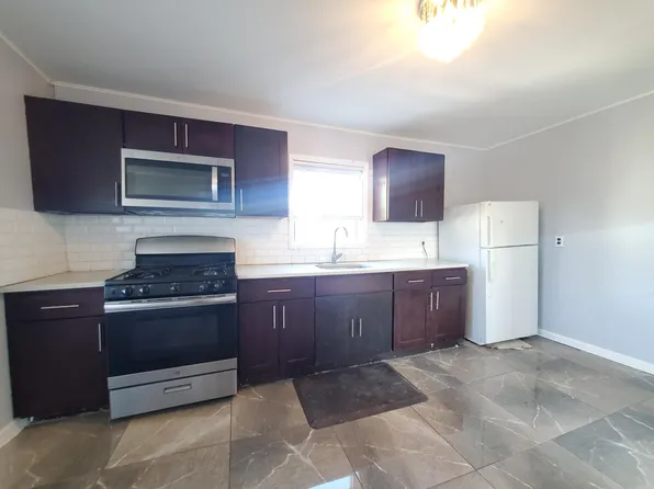 39 Andrew St #3, Bayonne, NJ 07002