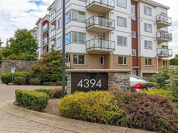 4th image of 4394 W Saanich Rd #212