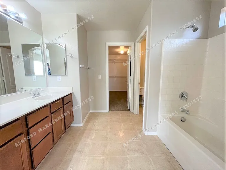 2417 S 90th Gln — Photo 32