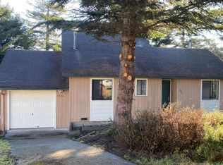 2554 Meadow Ln, Eureka, CA 95503