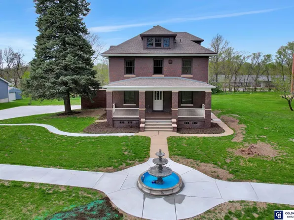1335 N Locust St, Wahoo, NE 68066