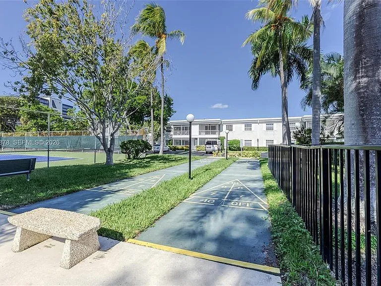6207 Bay Club Dr #1 — Photo 3