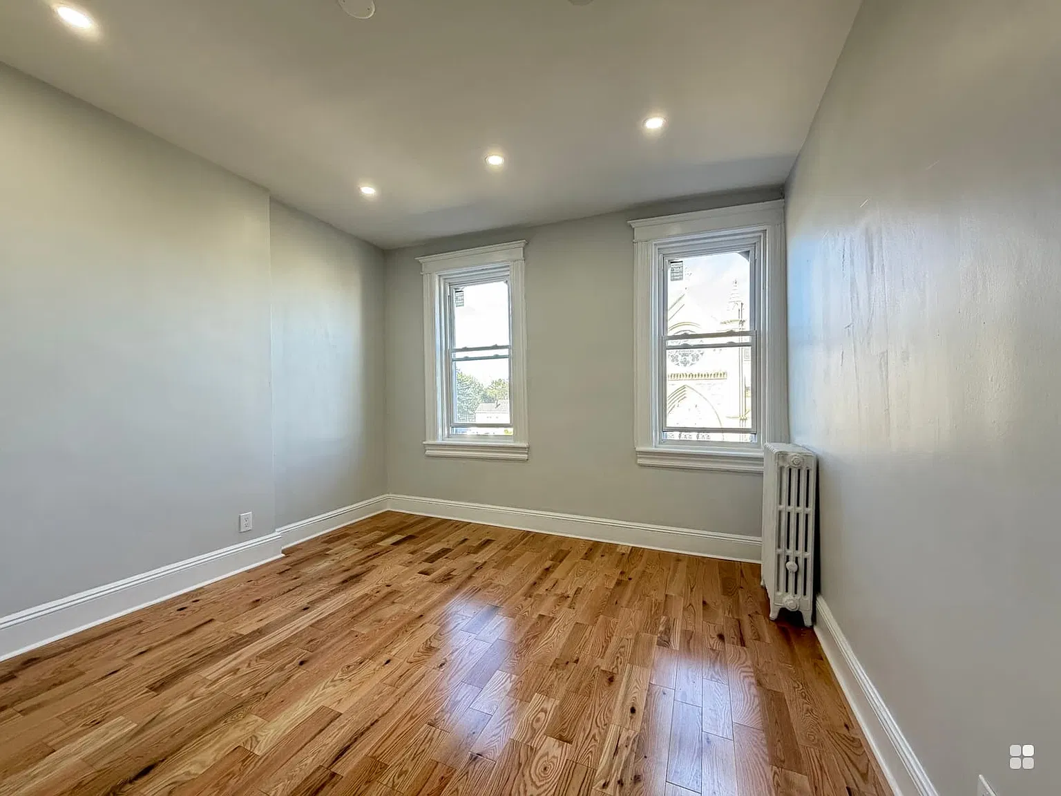 642 Avenue C — Photo 3