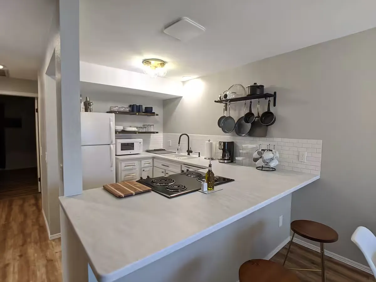 1 bed, 701 sqft, $1,200 — Photo 2