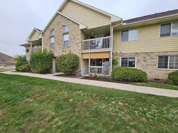 4887 Easy STREET #12, Hartland, WI 53029