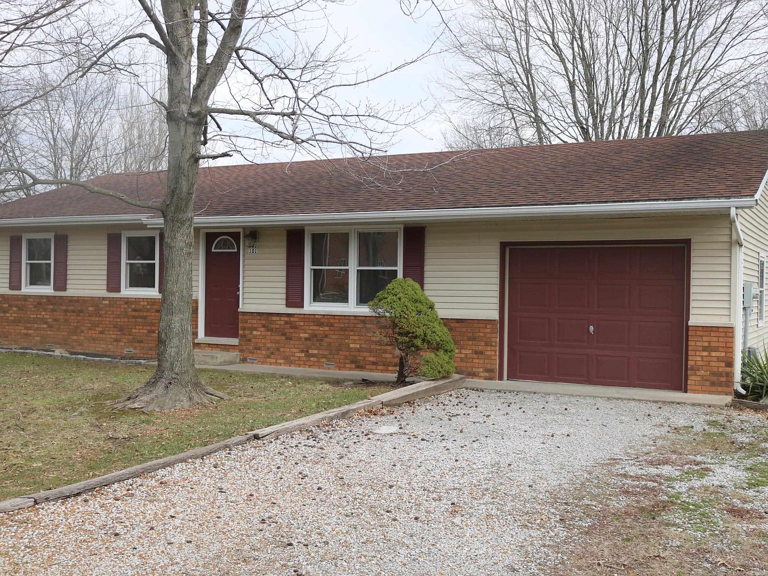 101 N Pecan St, De Soto, IL 62924 Zillow