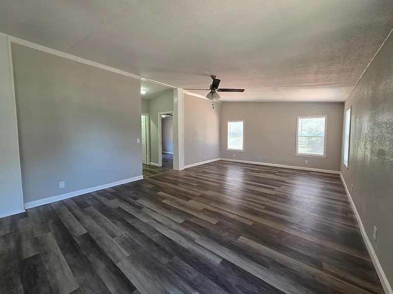 12121 Old County Rd — Photo 9