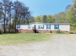 634 Old Buck Shoals Rd, Mount Airy, NC 27030