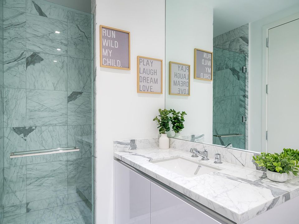 1st image of 16901 Collins Ave #2501