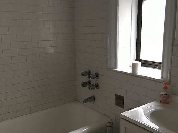 5th image of 2305 30th Ave APT A6