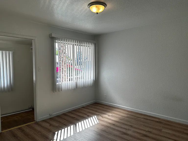 4890 Hamilton Ave — Photo 16