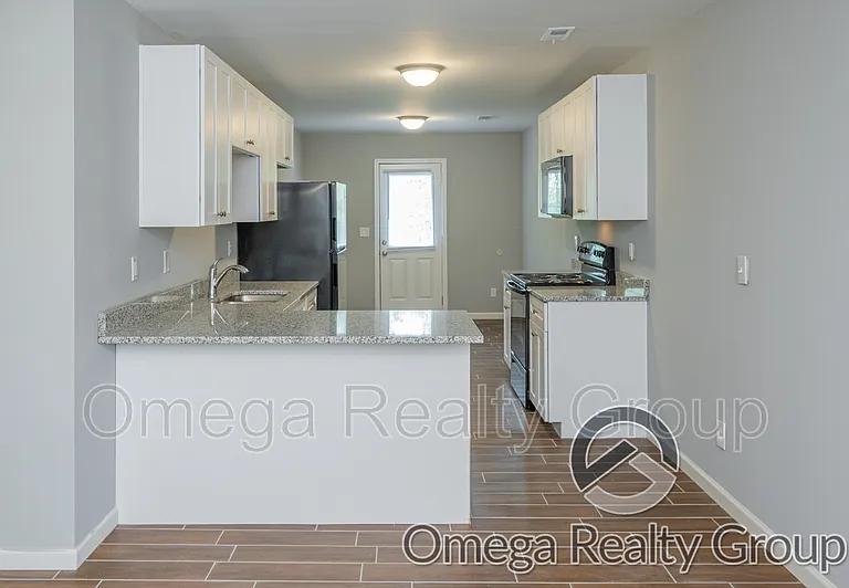 1178 Aquarius Dr — Photo 11