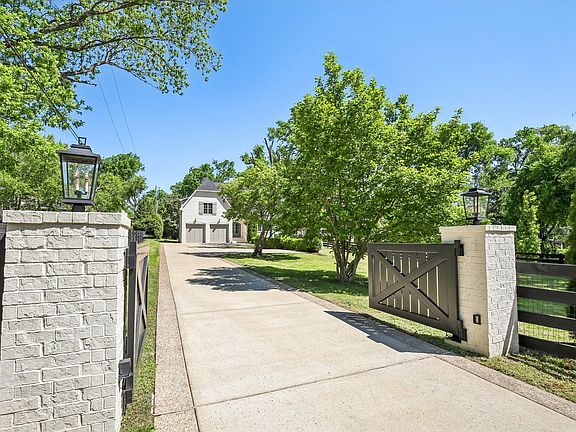 3rd image of 1126 Battery Ln