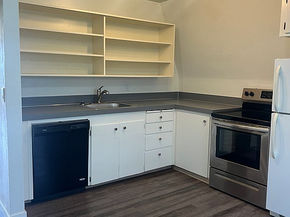 5th image of 1020 Belmont Ave E APT 3