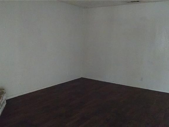 2nd image of 302 Algerita Dr APT C