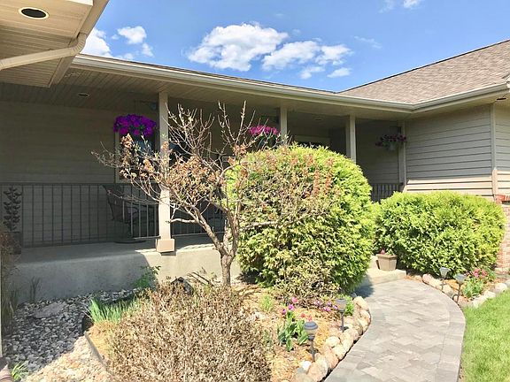 2nd image of 708 Lake Forest Cir