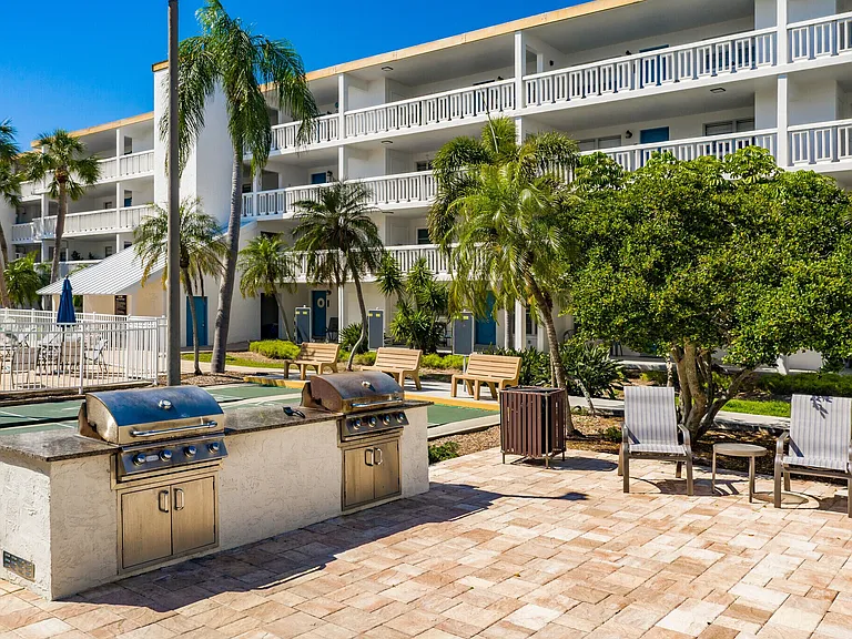 17105-17117 Gulf Blvd — Photo 36