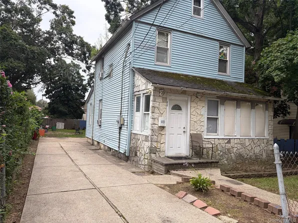 88 Colonial Avenue, Freeport, NY 11520