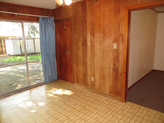 5th image of 218 Glenwood Dr