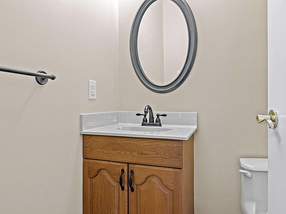 4th image of 4324 Country Club Cir