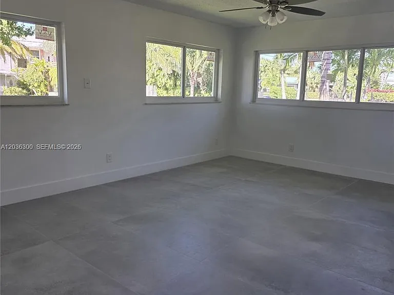 1565 Thumb Point Dr — Photo 18