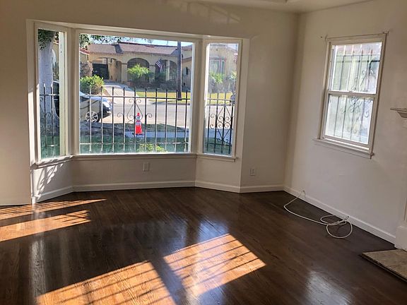 4th image of 2407 W 79th St
