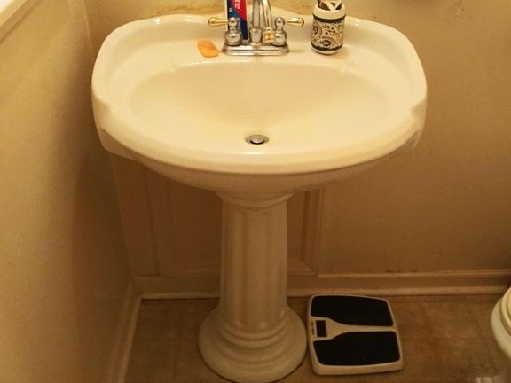 3rd image of 3421 Custis Ave