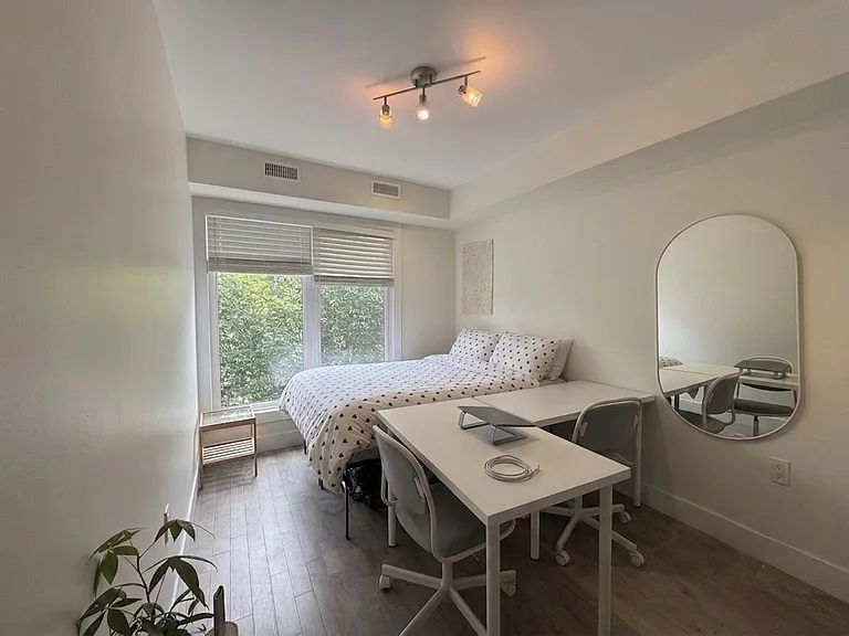 1175 Dovercourt Rd #4 — Photo 10