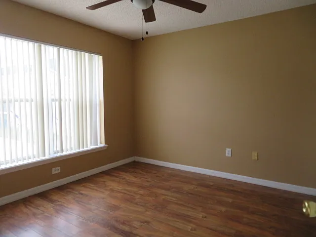 1040 Winding Water Way — Photo 10