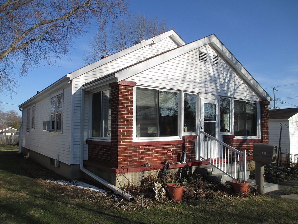 1st image of 203 NW 17th St