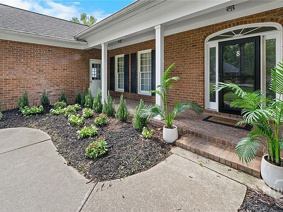 5th image of 8 Laurel Oak Court