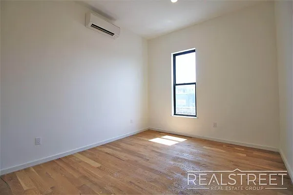 Rented by Real Street Inc | media 15