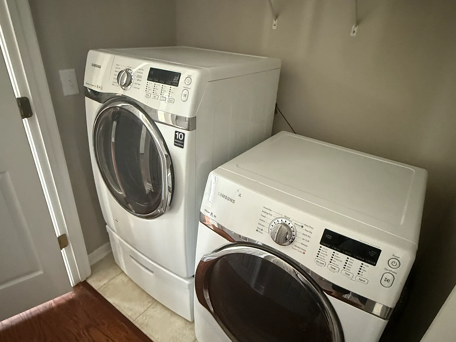 3 bed, 2.5 bath, 1676 sqft, $2,500 — Photo 3