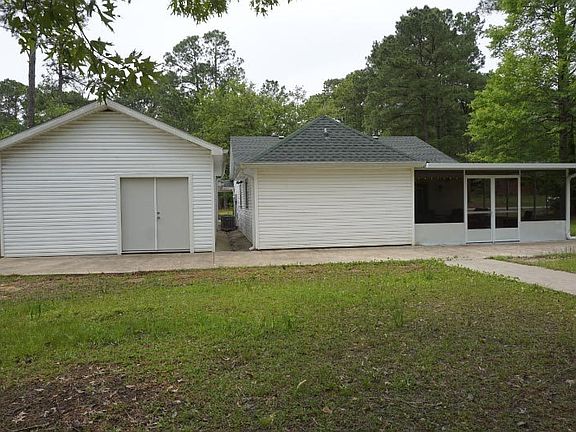 3rd image of 227 Barkwood Dr